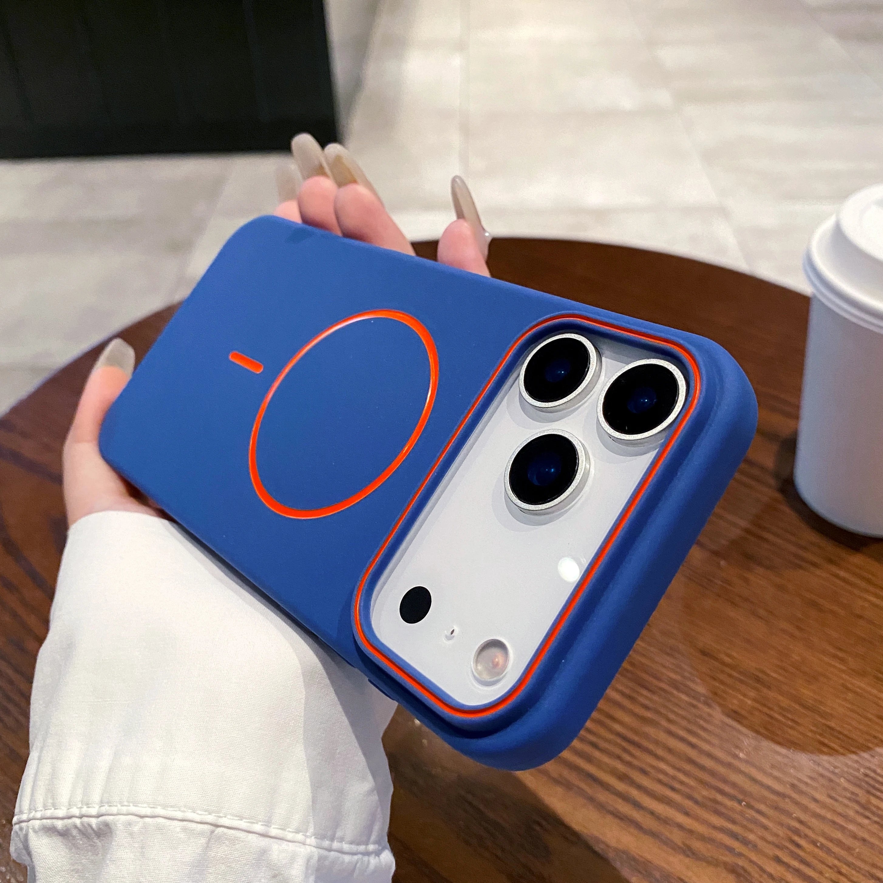Funda de teléfono suave mate magnética de lujo para iPhone 17 Pro Max Air 16E 15 14 13 12 11 17 Shockproof MagSafe Wireless Charging Cover