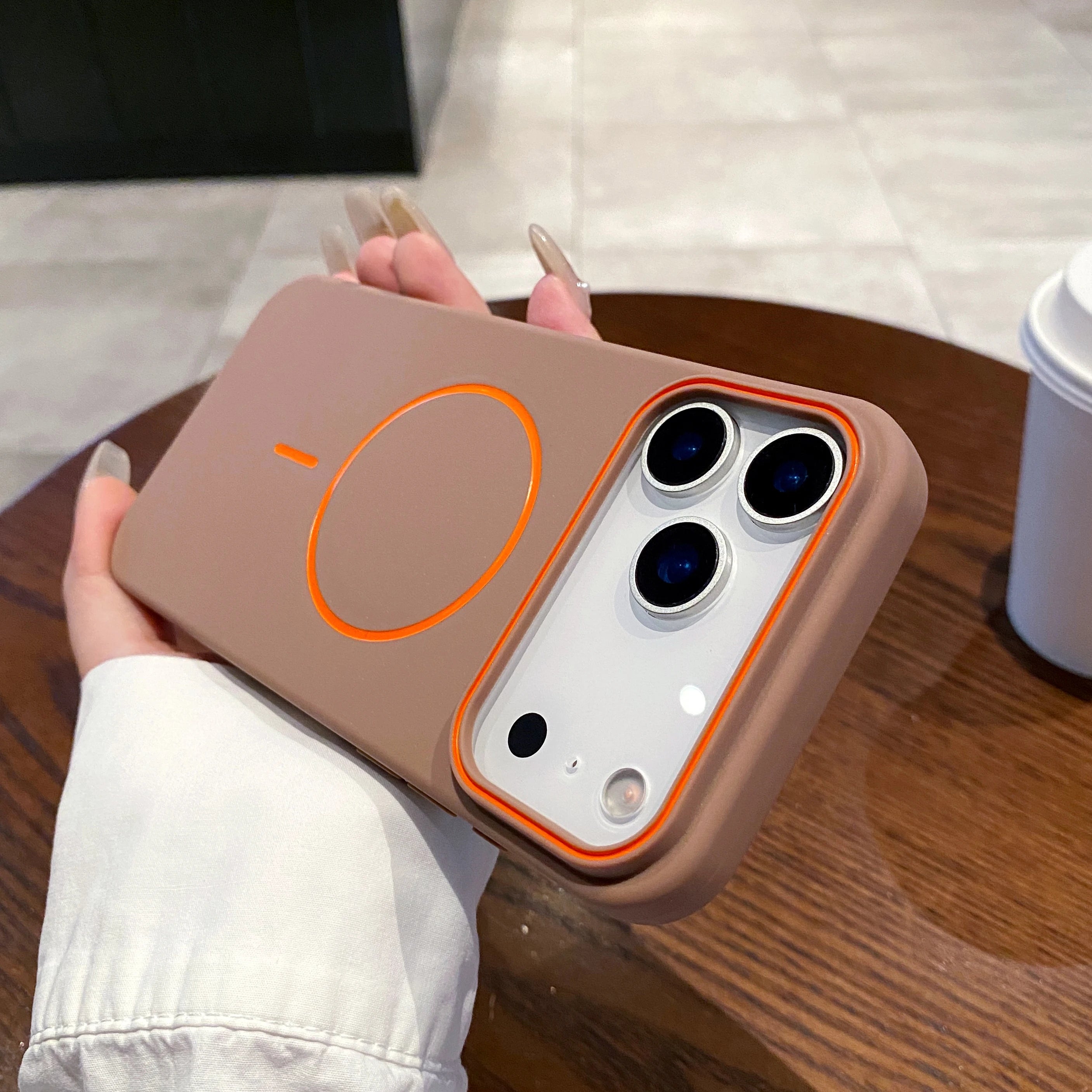 Funda de teléfono suave mate magnética de lujo para iPhone 17 Pro Max Air 16E 15 14 13 12 11 17 Shockproof MagSafe Wireless Charging Cover